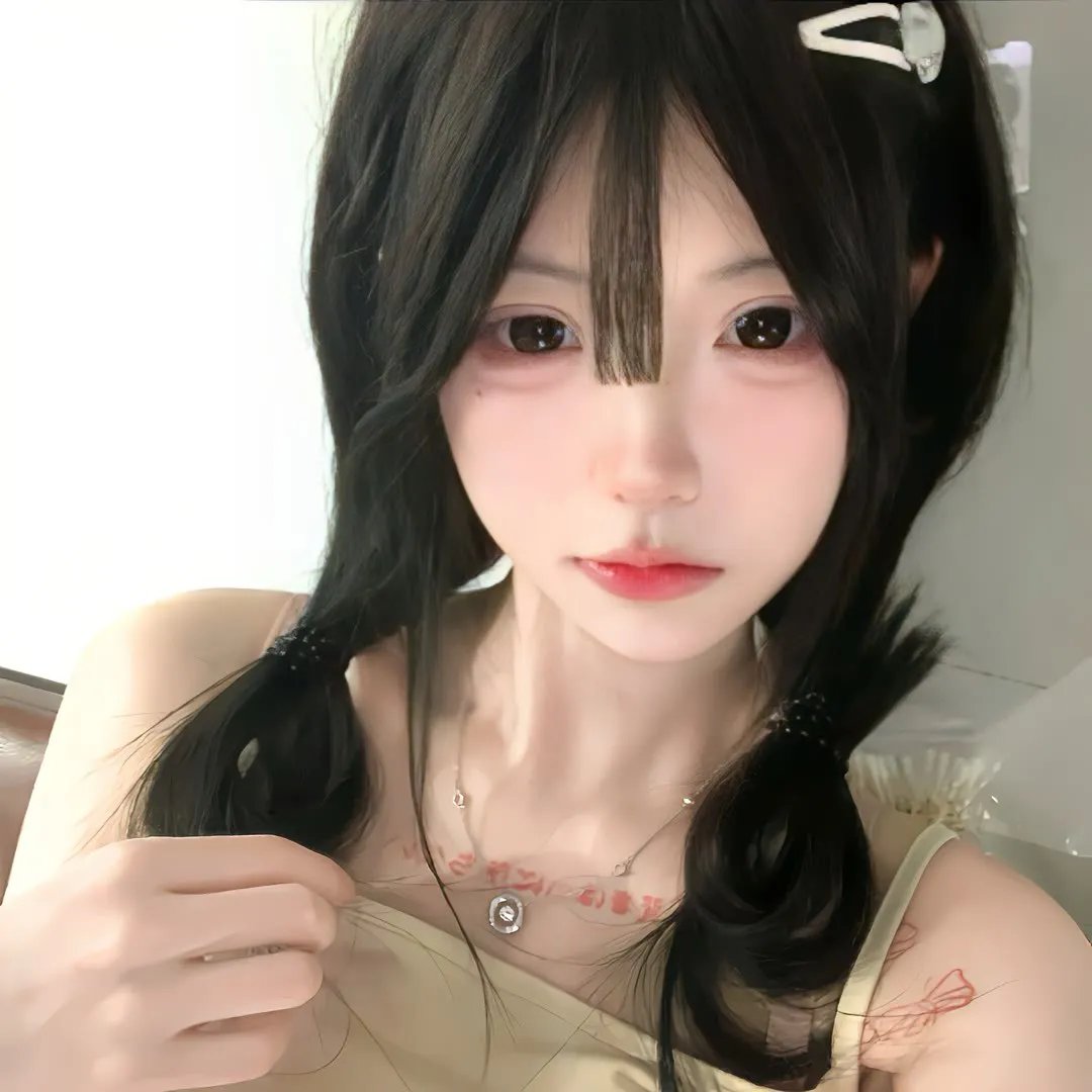 AI短剧《高三爱情故事》主视觉封面图——四位女生分属四条故事线