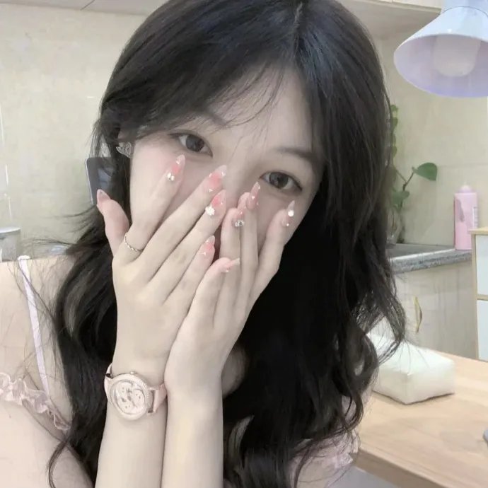 第一条故事线：高三女生与年轻老师的校园关系场景