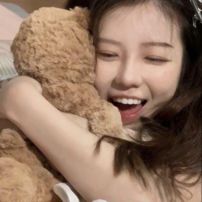 第三条故事线：女生假期住进叔叔家遭遇不恰当情感控制